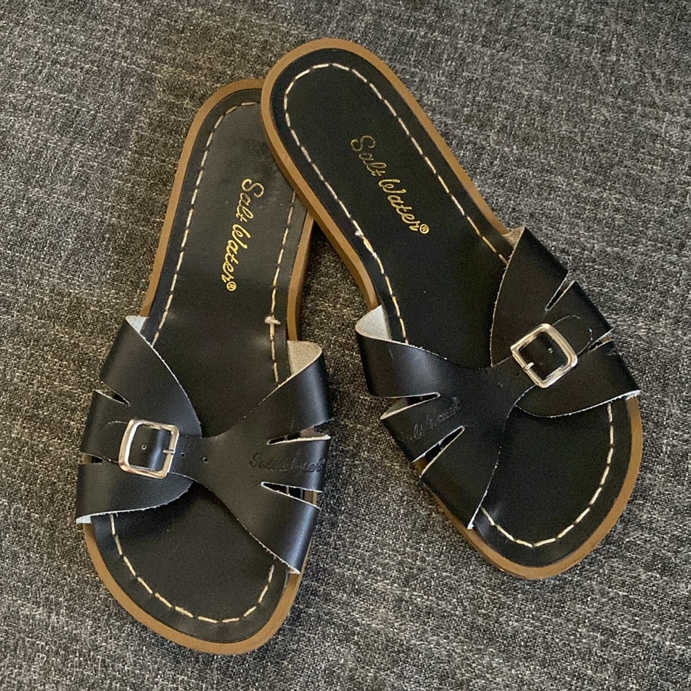 Saltwater Sandals by Hoy Black Classic Slide Style w Buckle Girls 4 Ladies 6